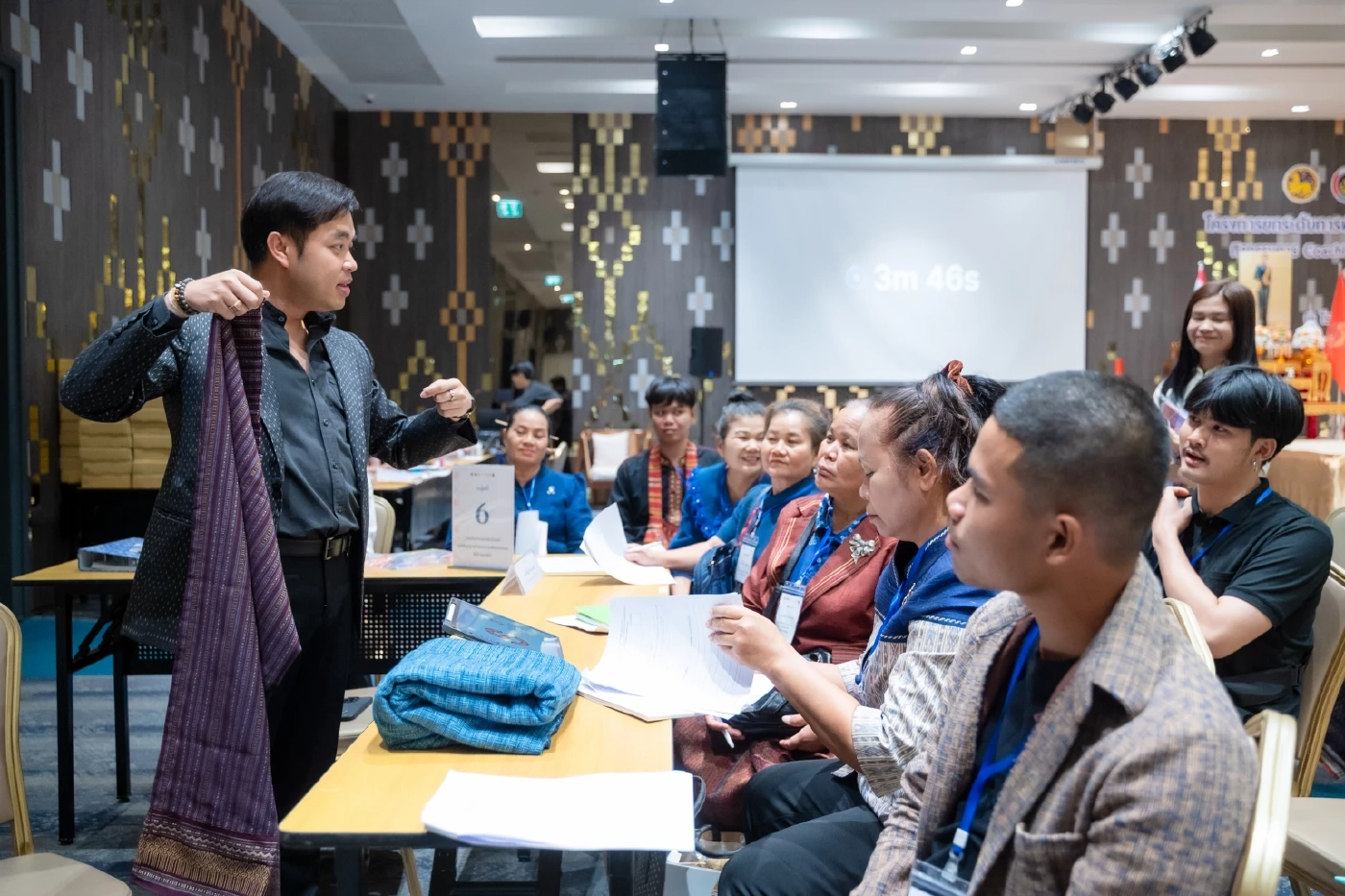 กรมการพัฒนาชุมชน จัดกิจกรรม Coaching ผ้าลายพระราชทานฯ 2569