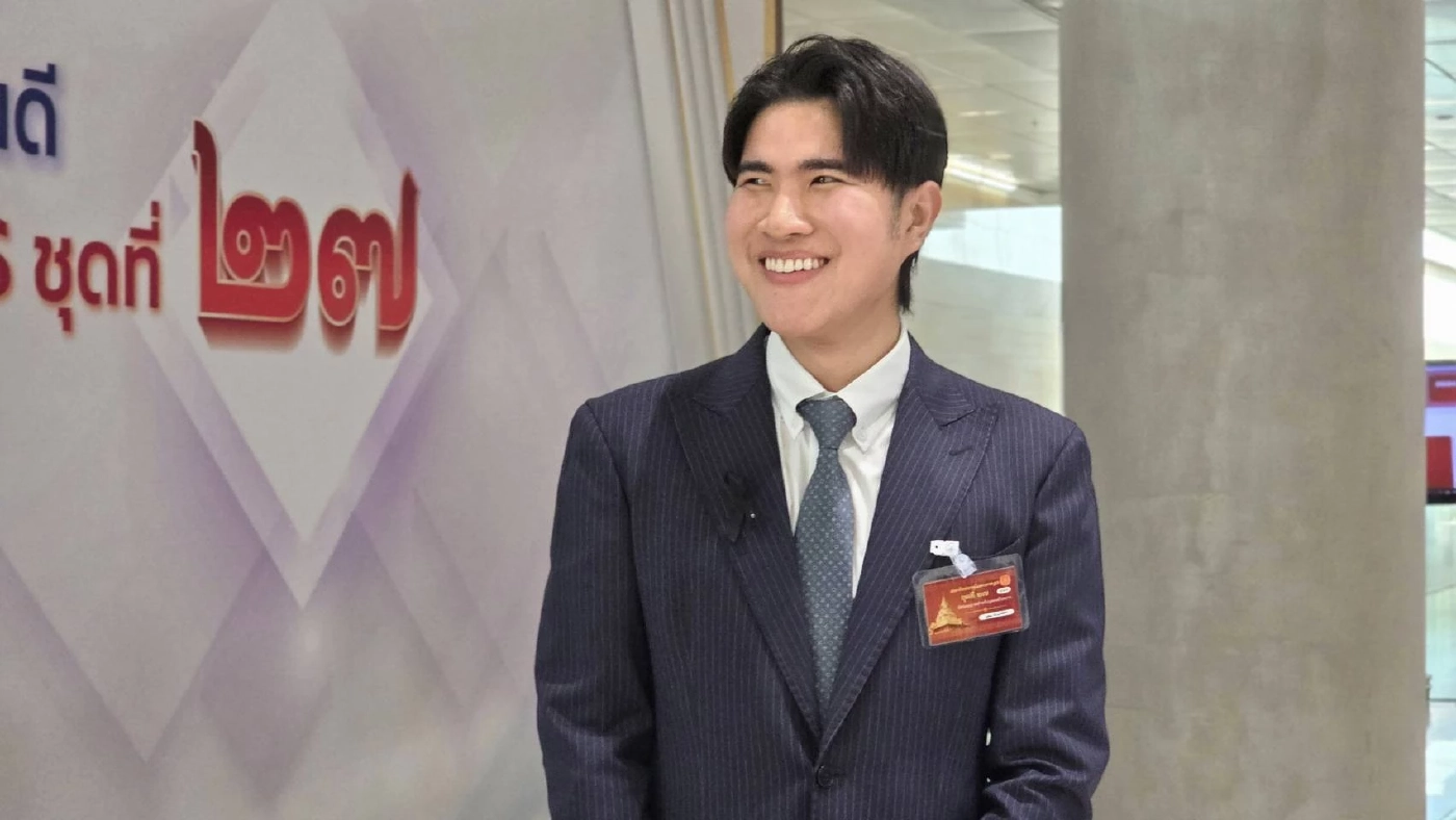 นายวสวรรธน์ พวงพรศรี หรือ กังฟู สส.บัญชีรายชื่อ และหัวหน้าพรรคไทรวมพลัง