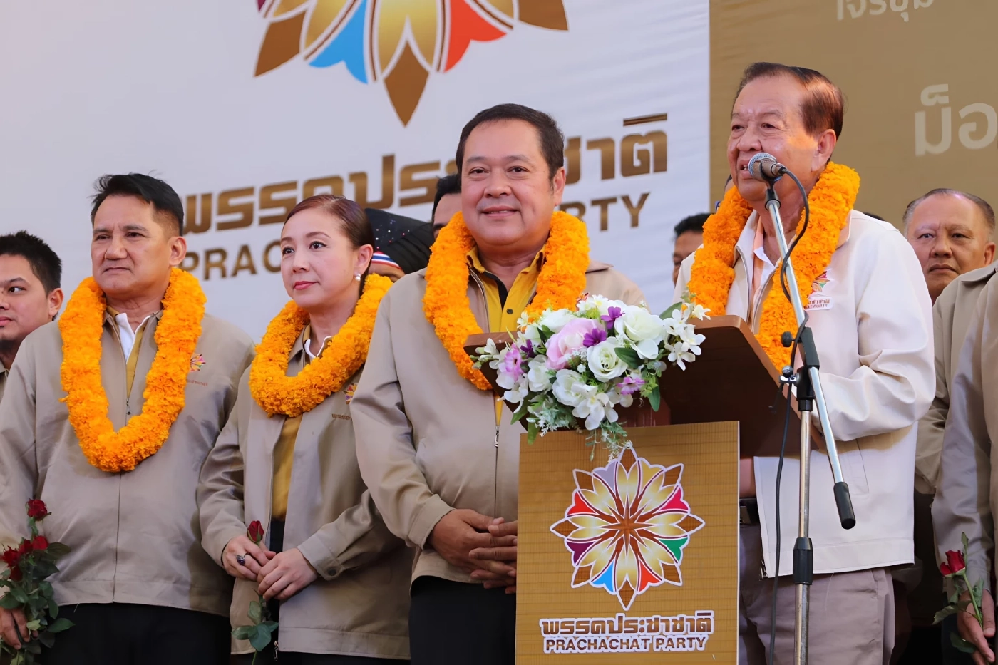 "วันนอร์" ปัดข่าวถูกทาบนั่ง "ที่ปรึกษานายกฯ" แต่พร้อมทำงาน หลังสะพัด "อนุทิน" เตรียมตั้ง "อดีตประธานสภา"