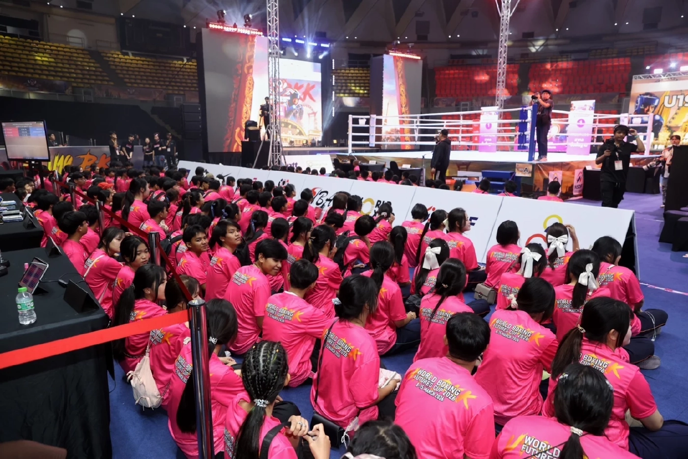 ออมสิน ขนทัพฮีโร่เหรียญทองโอลิมปิก ติวมวยพื้นฐานเยาวชน