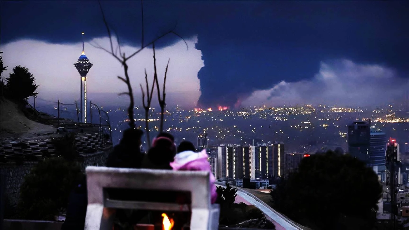 โลกผวา! "ฝนดำ" ถล่มหลัง "คลังน้ำมันระเบิด" ชี้ "ควันพิษ-ฝนกรด-ฝนพิษ"