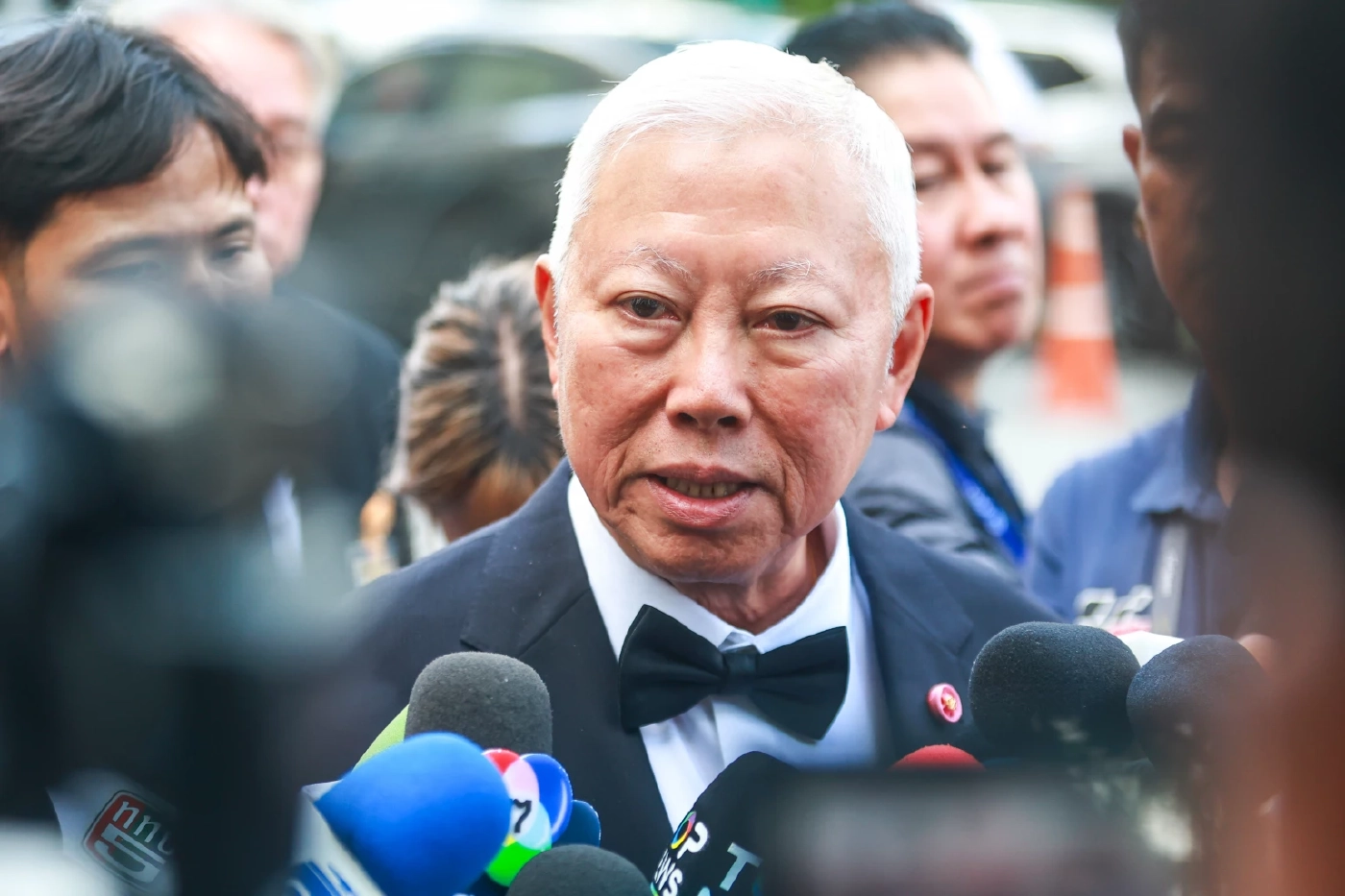 นายบวรศักดิ์ อุวรรณโณ รองนายกรัฐมนตรี ฝ่ายกฎหมาย