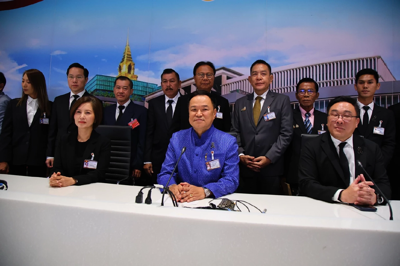 "อนุทิน" ขอบคุณพรรคร่วม ลั่นเสียงเพียงพอแล้วพร้อมนั่ง "นายกฯ" ทำงานต่อ รอผลโหวตสภาวันนี้