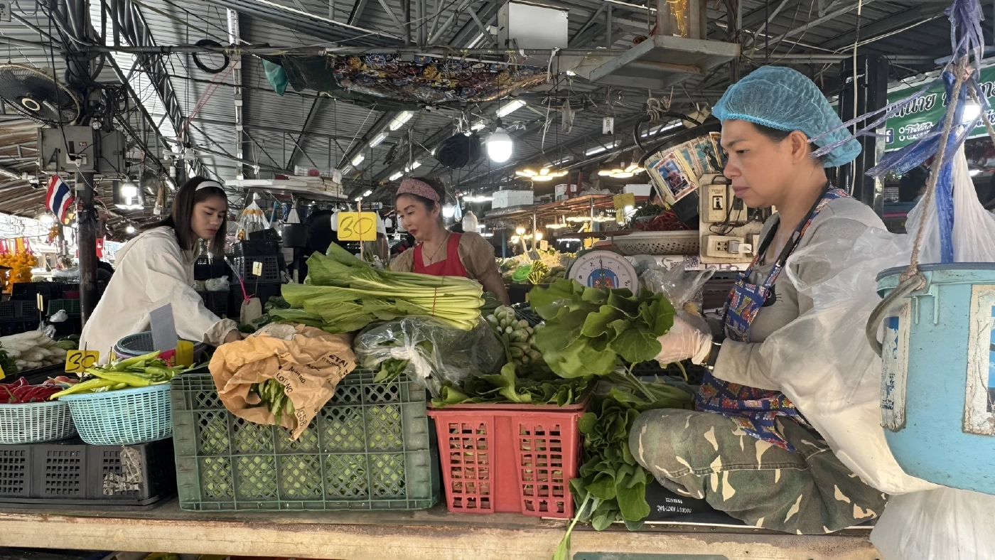 เสียงครวญจากตลาดปากน้ำ! แม่ค้าปล่อยโฮ ค้าขายยุคนี้แย่สุดในชีวิต "กำไรไม่มี-ลูกค้าหาย" จี้รัฐบาลอย่าเห็นแก่ประโยชน์ส่วนตน