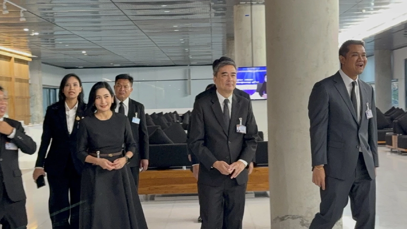 "อภิสิทธิ์" นำทีม สส.ปชป.รายงานตัวสภา หวังตั้ง รบ.เสร็จเร็ว เพื่อแก้ปัญหาประเทศ