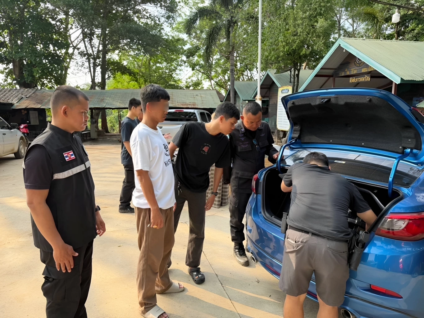 สกัด "แก๊งคอลเซ็นเตอร์" ลอบขนมือถือ ชายแดนโป่งน้ำร้อน โยง "บัญชีม้า" ศรีราชา-เว็บพนันข้ามชาติ