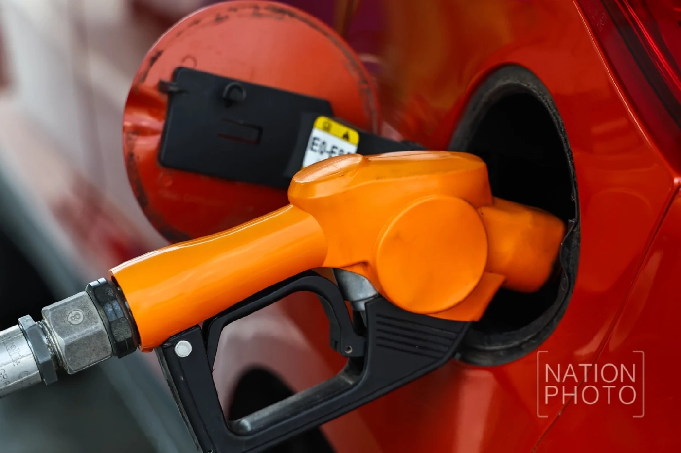 สื่อนอกรายงาน "ไทย" เจอปัญหา "ขาดแคลนน้ำมัน" ซ้ำจ่อ "ปรับขึ้นราคา"