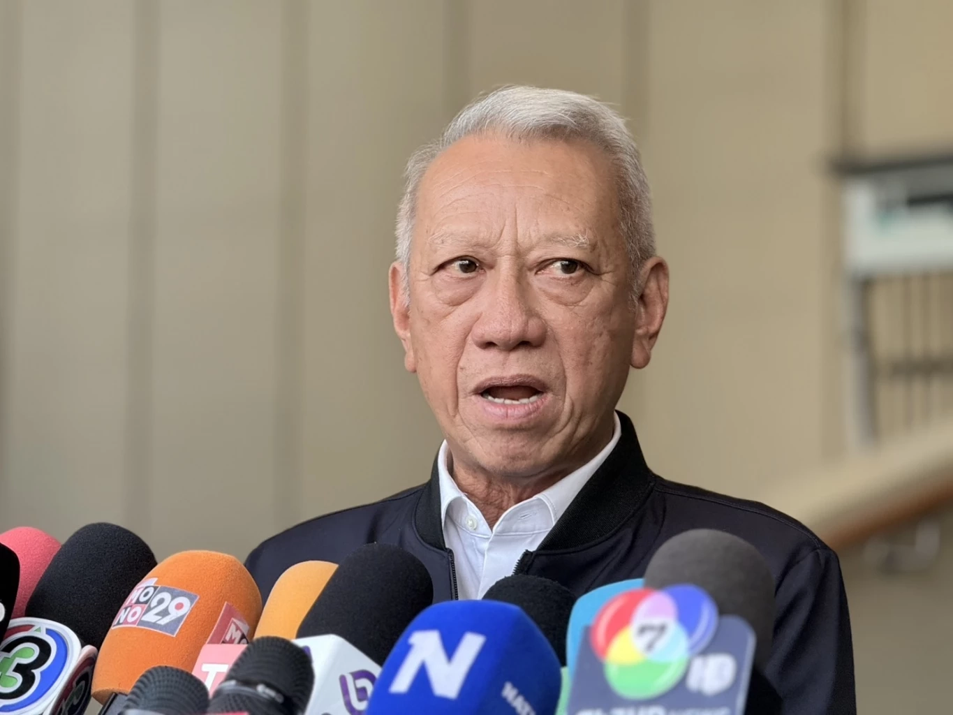 นายพิพัฒน์ รัชกิจประการ รองนายกรัฐมนตรี และรัฐมนตรีว่าการกระทรวงคมนาคม