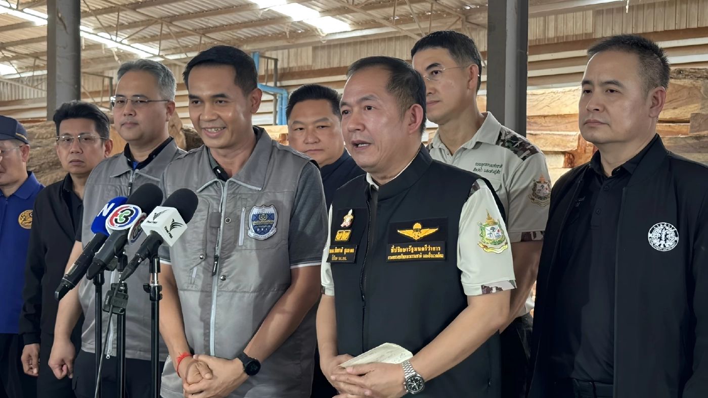 ทลายโกดัง ขบวนการ "ค้าไม้ข้ามชาติ" ส่งขายให้คนจีน มูลค่านับพันล้าน