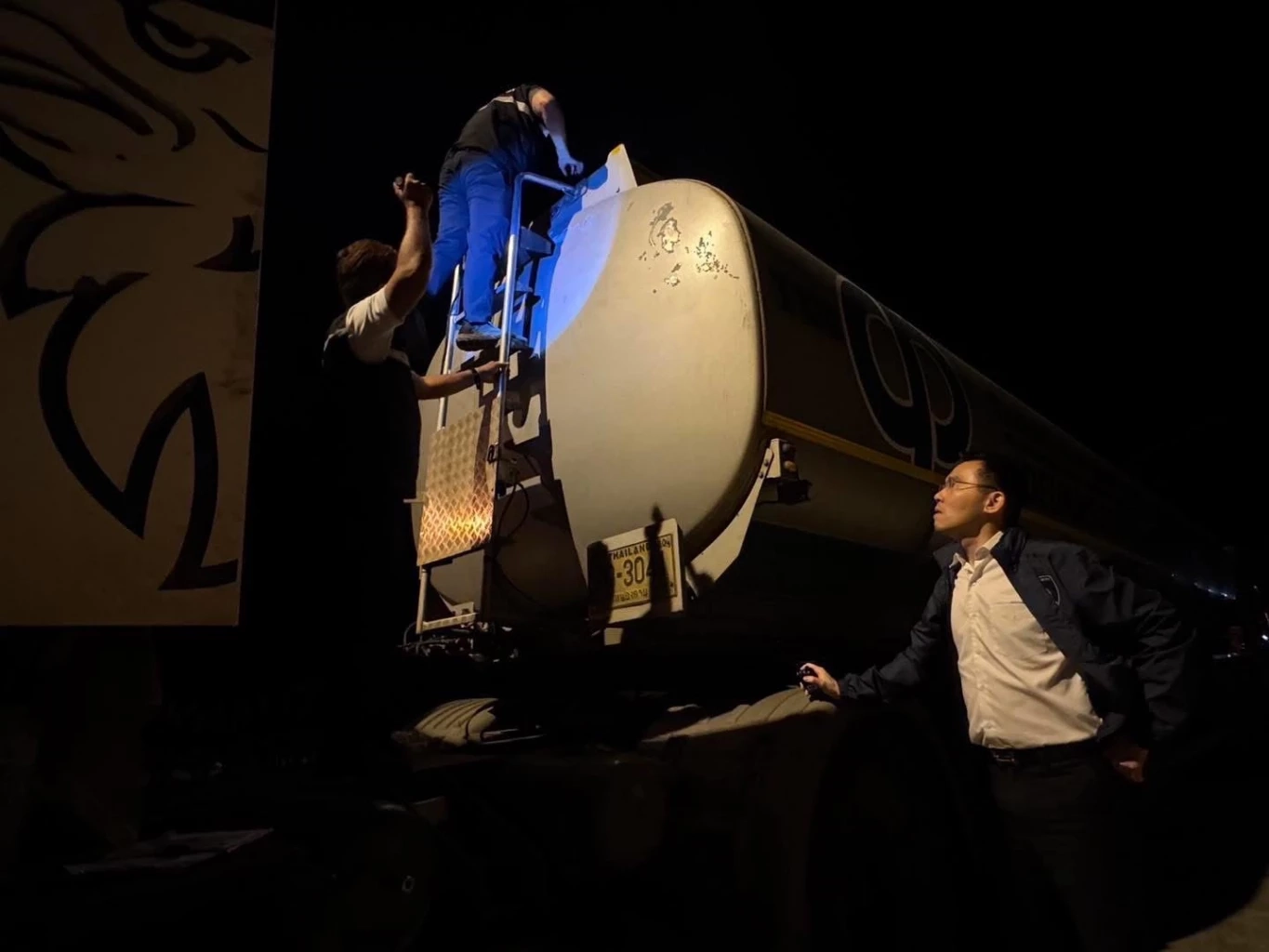 “ด่านศุลกากรช่องจอม” คุมเข้มขนส่งน้ำมัน - สินค้าเกษตรอีสานใต้