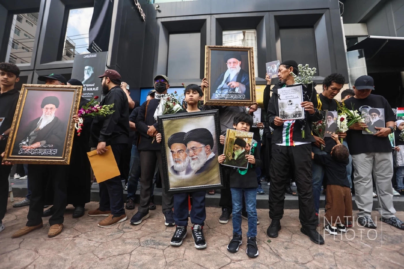 ชาวชีอะห์ในไทยหลั่งน้ำตา วางดอกไม้ - ร้องเพลง ไว้อาลัย “คาเมเนอี”