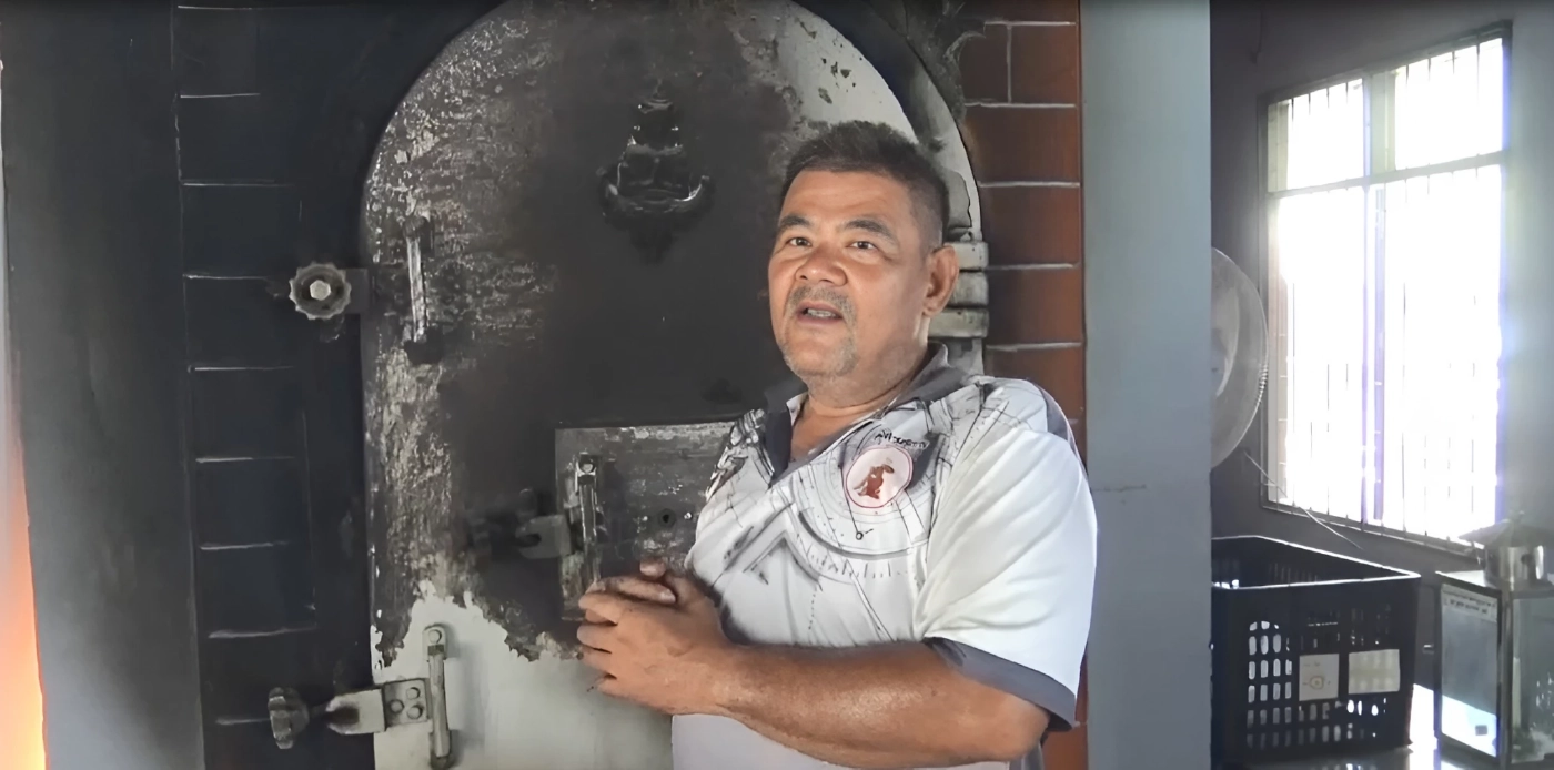 หลอนทั้งปั๊ม! "สัปเหร่อ" สุดทน ขน "โลงศพ" ยืนยันขอซื้อน้ำมัน "ดีเซล" ไปเผาศพ หลังปั๊มกลัวกักตุน (มีคลิป)