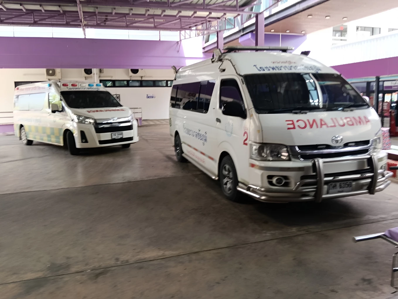 ชีวิตคนรอน้ำมันไม่ได้! เจ้าของปั๊มน้ำใจงาม เปิด "ตู้ฉุกเฉิน" สำรองน้ำมันให้รถกู้ชีพเติม (มีคลิป)