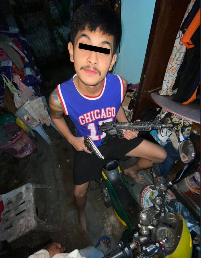 ทลายซุ้มหัวจ่ายยาเสพติดหลังวัดรวก โชว์ปืน-แอบผลิตแบงก์ปลอม