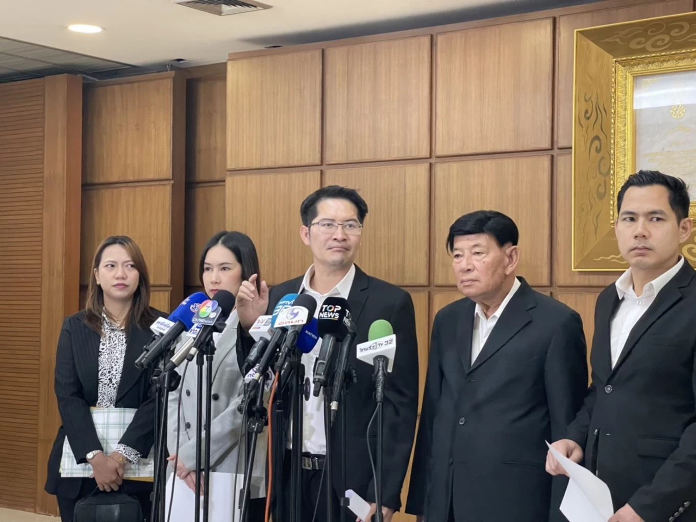 “มงคลกิตต์” เตรียมตั้งพรรคใหม่ “ก้าวล้ำ” ผงาดนั่งหัวหน้าเอง