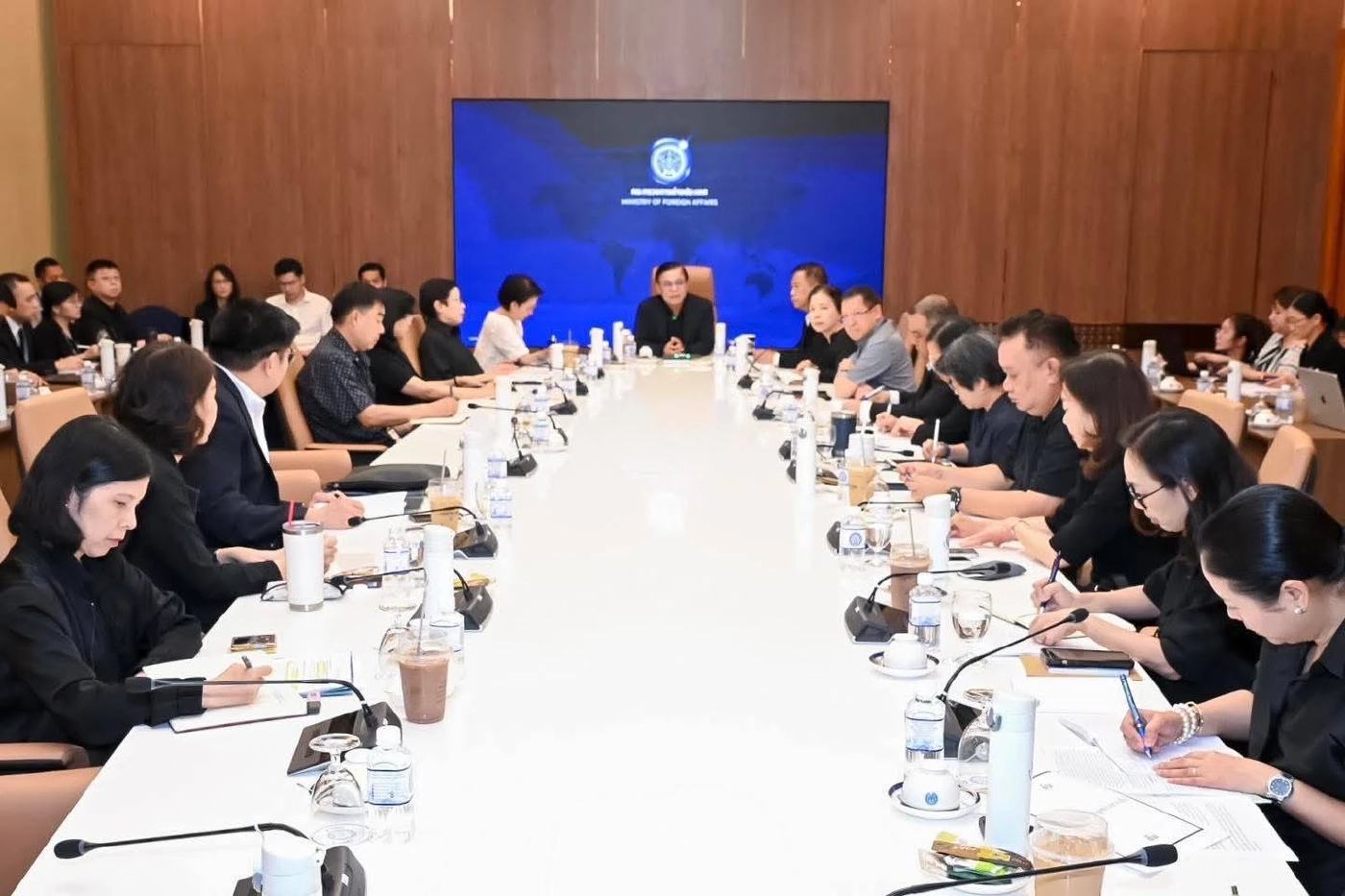 กต.เตรียมแผน-เส้นทางอพยพ ยอมรับไม่ง่าย เผยสถานการณ์ยังน่าห่วง