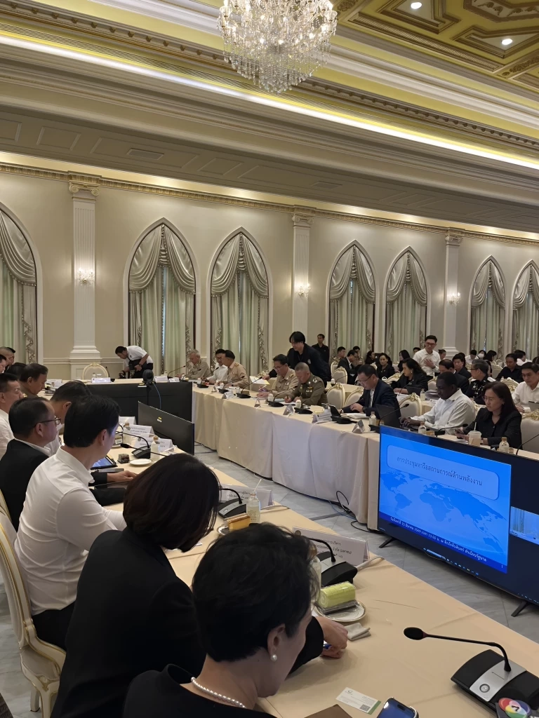 "พิพัฒน์" ถกยักษ์ใหญ่น้ำมัน! งัดมาตรการด่วนปล่อยน้ำมันสำรองแก้ขาดแคลน รัฐสั่งรถบรรทุกวิ่ง 24 ชม.