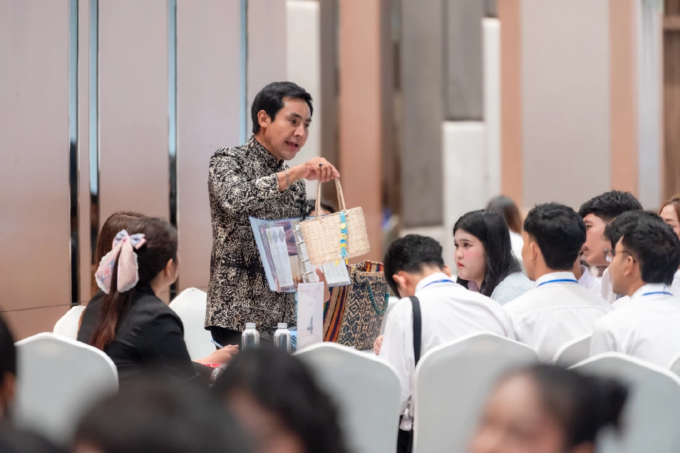 เผยแพร่พระอัจฉริยภาพ! มท. จัดอบรม "ผ้าไทยใส่ให้สนุก" ที่สงขลา ยกระดับภูมิปัญญาไทยสู่แฟชั่นระดับสากล