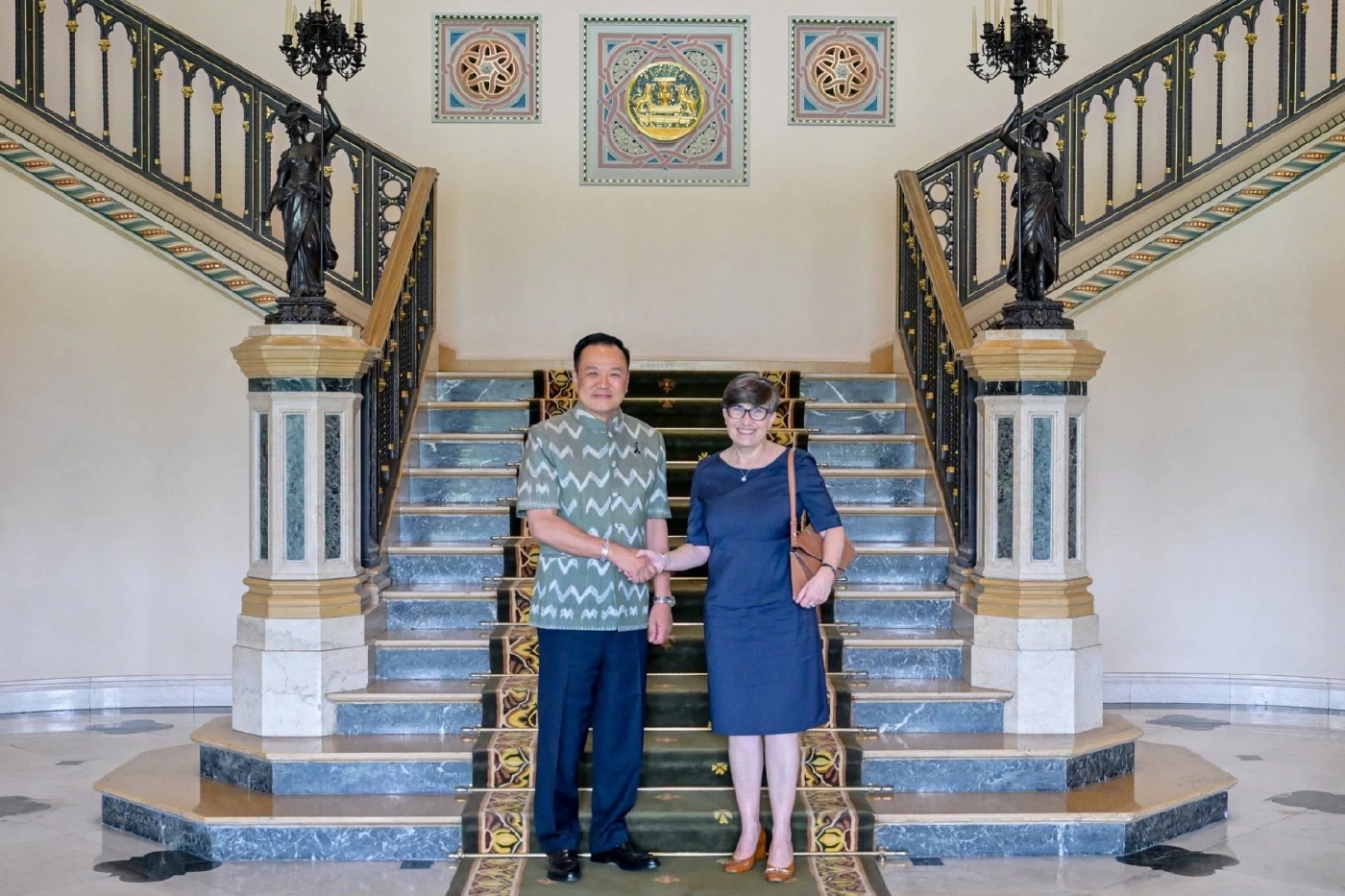 "อนุทิน" คุย "ทูตออสเตรเลีย" ไม่มีคุยเรื่องซื้อ "น้ำมัน" ถกร่วมมือการค้าการลงทุน แก้ปัญหา FTA นำเข้านมผง