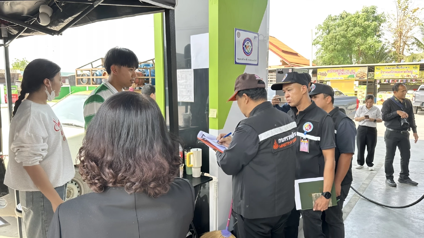 บูรณาการทุกจังหวัดตรวจ "ปั๊มน้ำมัน" ป้องกัน "กักตุน-คุมราคา" พบว่า "น้ำมันยังมีเพียงพอ"