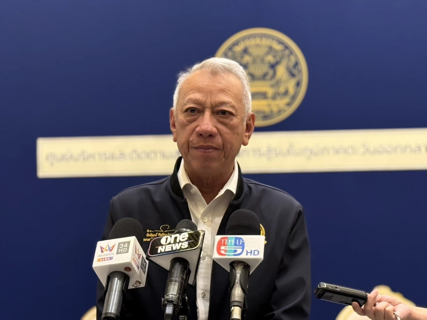 นายพิพัฒน์ รัชกิจประการ รองนายกรัฐมนตรี และ รมว.คมนาคม