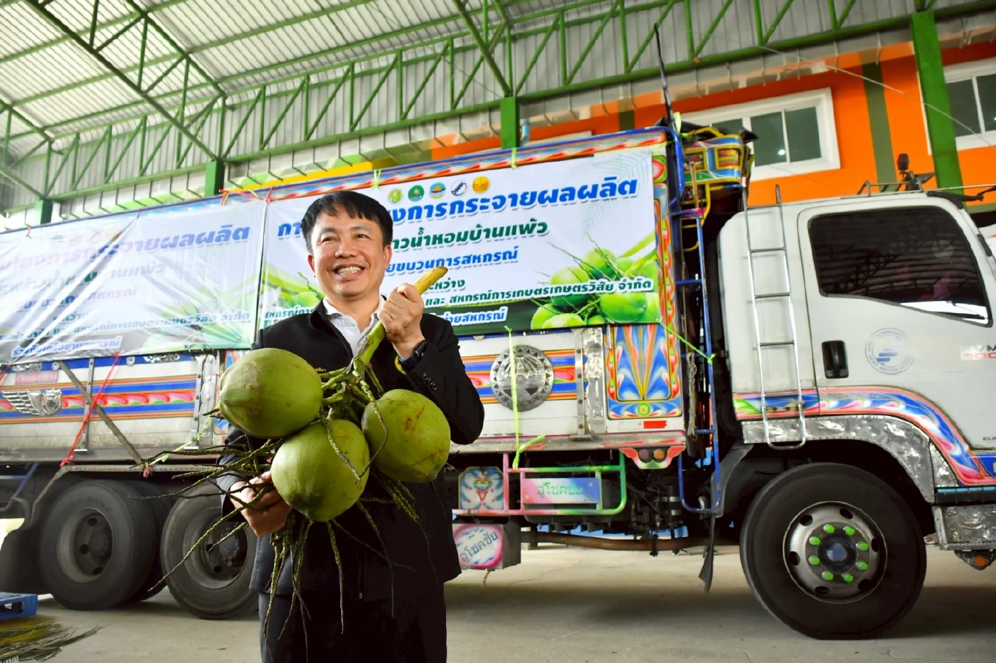 "สหกรณ์"หนุนแนวคิด "ล้งกลาง" มะพร้าวน้ำหอม ปลดแอกถูกกดราคา