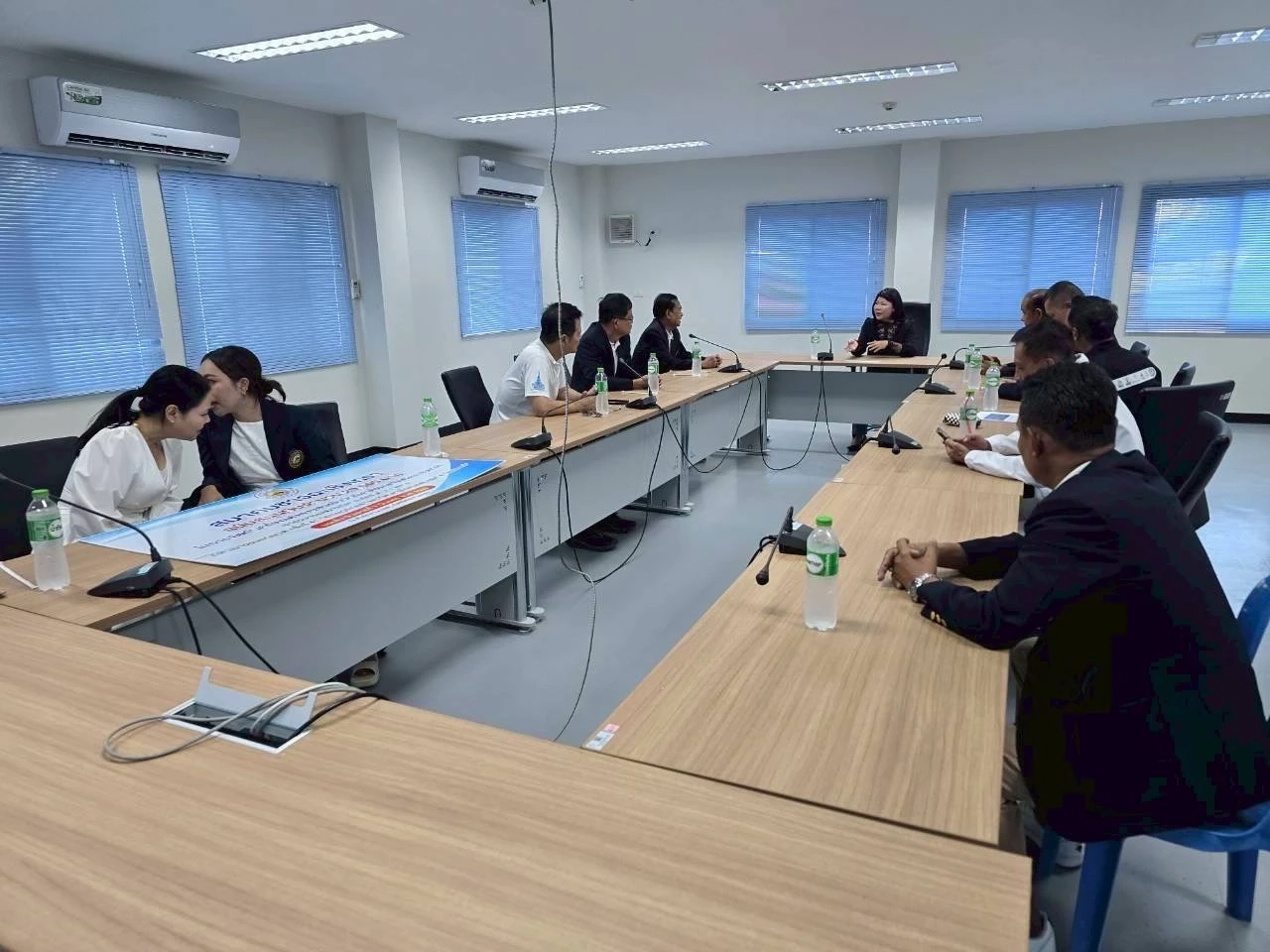 “อรรถพล”นำทีม ส.ชาวฉะเชิงเทรา มอบทุน สู้ศึก “สุราษฎร์ธานีเกมส์“