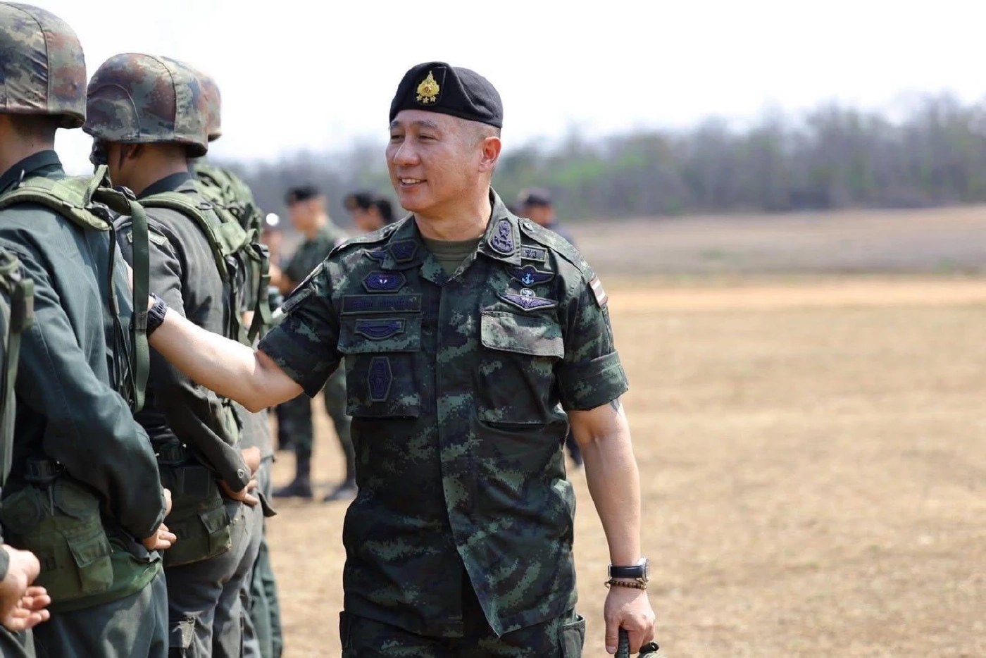 พลโท ธีรนันท์ นันทขว้าง เจ้ากรมข่าวทหารบก 