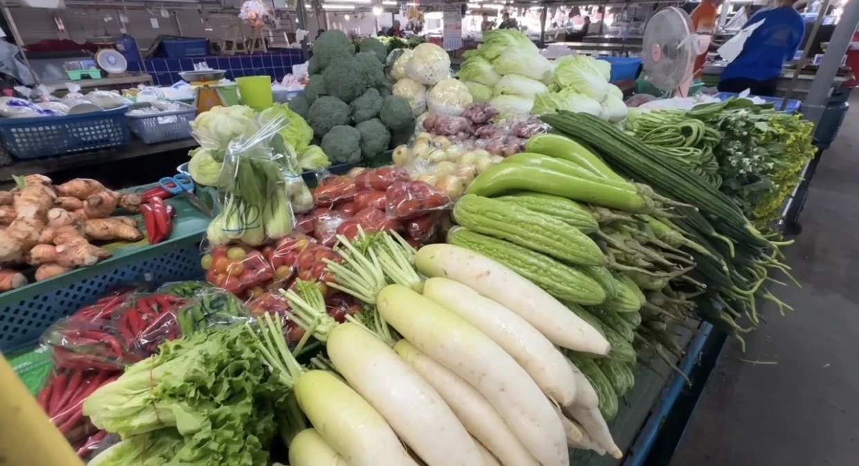 ผักหน้าร้อนราคาพุ่ง แพงเท่าตัว ‘มะนาว’ แตะลูกละ 8 บาท ‘กวางตุ้ง’ ทุบสถิติถุงละ 120