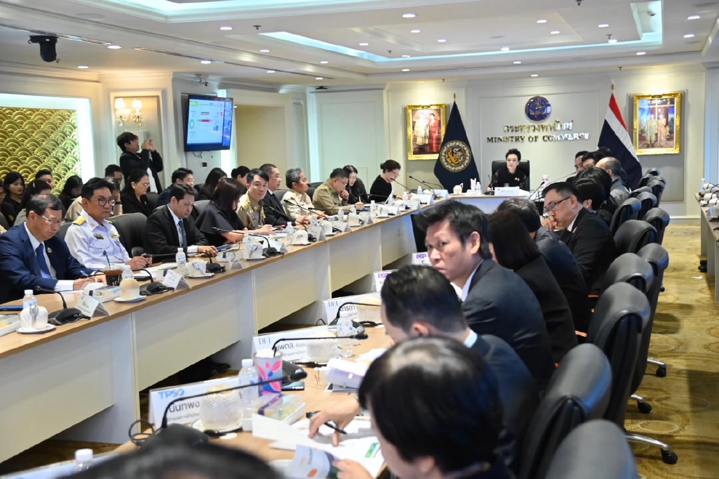 พาณิชย์ ลุยแผนบริหารผลไม้ปี 69 ดันตลาดในประเทศ - ส่งออก