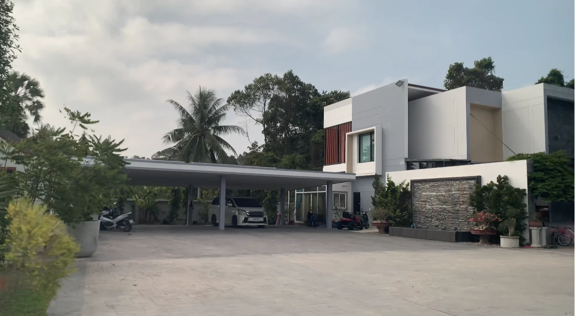 "ดีเอสไอ" แถลงค้นเครือข่าย "เว็บพนัน" ออกหมายเรียก "ชนนพัฒฐ์" พบ 12 มี.ค.นี้