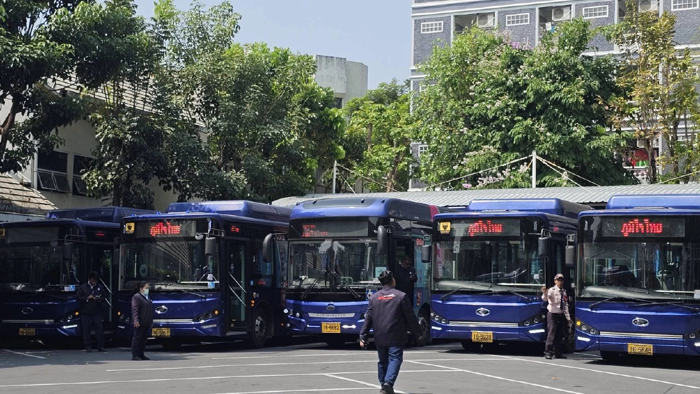 "สุชาติ" ปัด ตอบถูกทาบทาม นั่ง "รมต." ต่อ บอกร่วมงาน "อนุทิน" สนุก สภาฯ คึกคัก สส. ตบเท้าเข้ารายงานตัว