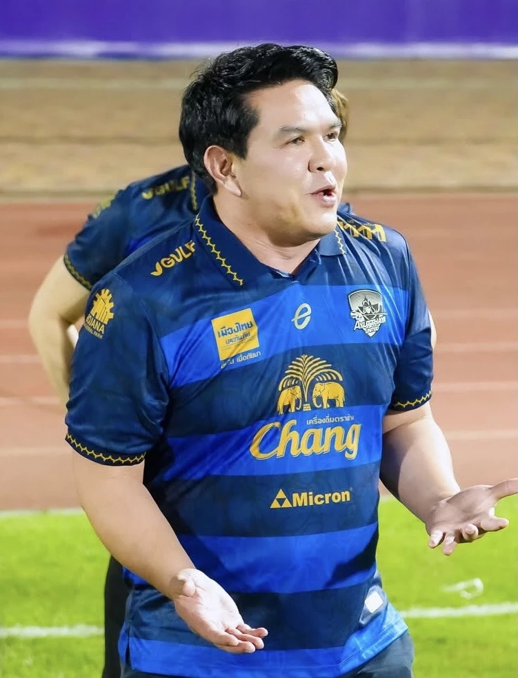 เสี่ยเอ สุรศักดิ์ รมว.กีฬาและท่องเที่ยว กองหนุนทีนนักรบอโยธยา