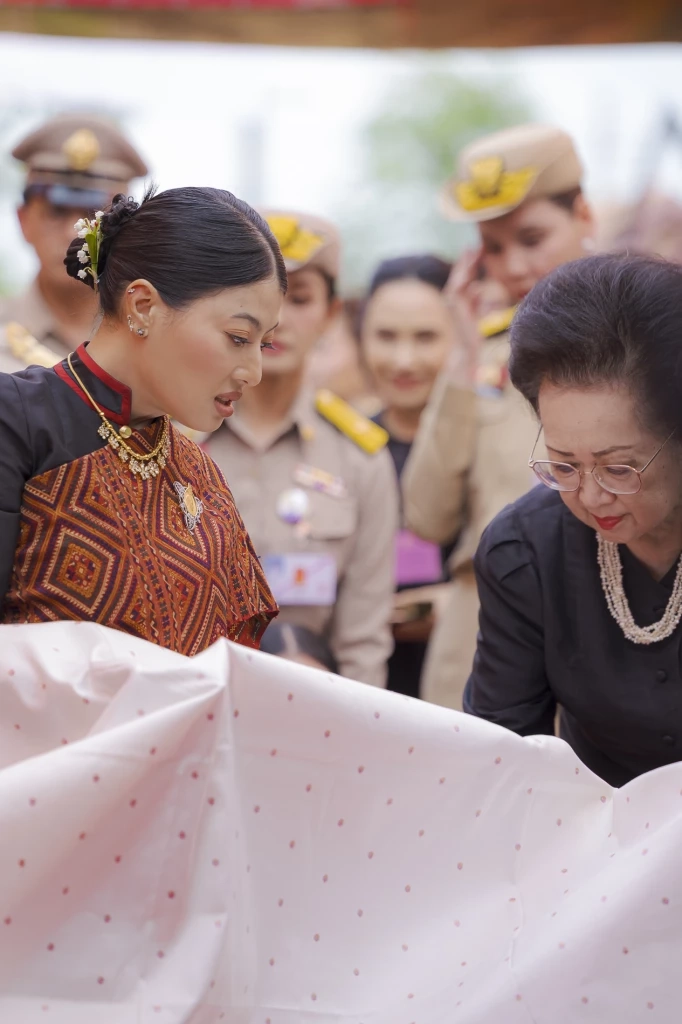 กรมการพัฒนาชุมชน จัดกิจกรรม Coaching ผ้าลายพระราชทานฯ 2569