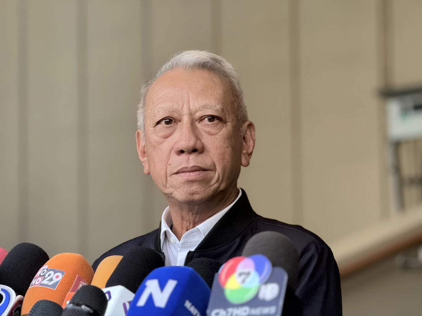 นายพิพัฒน์ รัชกิจประการ รองนายกรัฐมนตรี และรัฐมนตรีว่าการกระทรวงคมนาคม