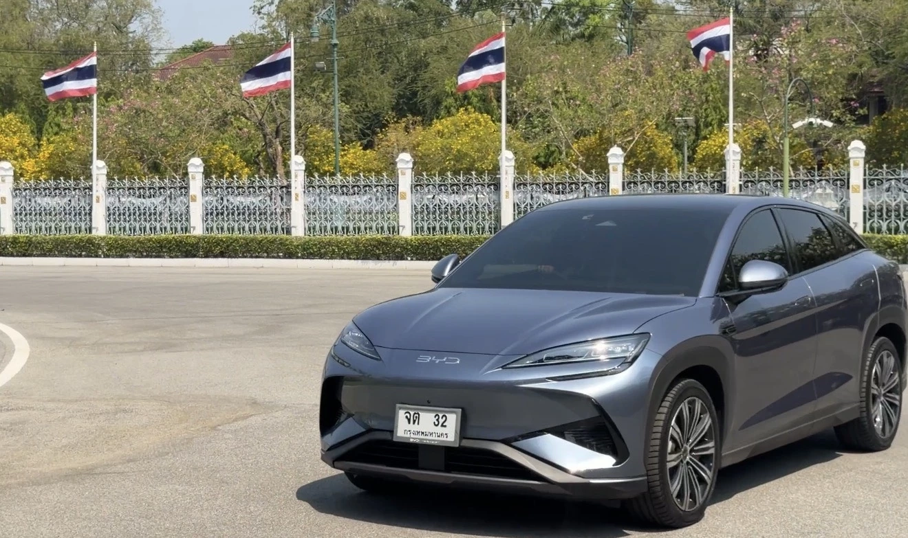 ส่องทะเบียนใหม่! นายกฯ "อนุทิน" ขับ EV ป้ายขาว "จต 32" เข้าทำเนียบ