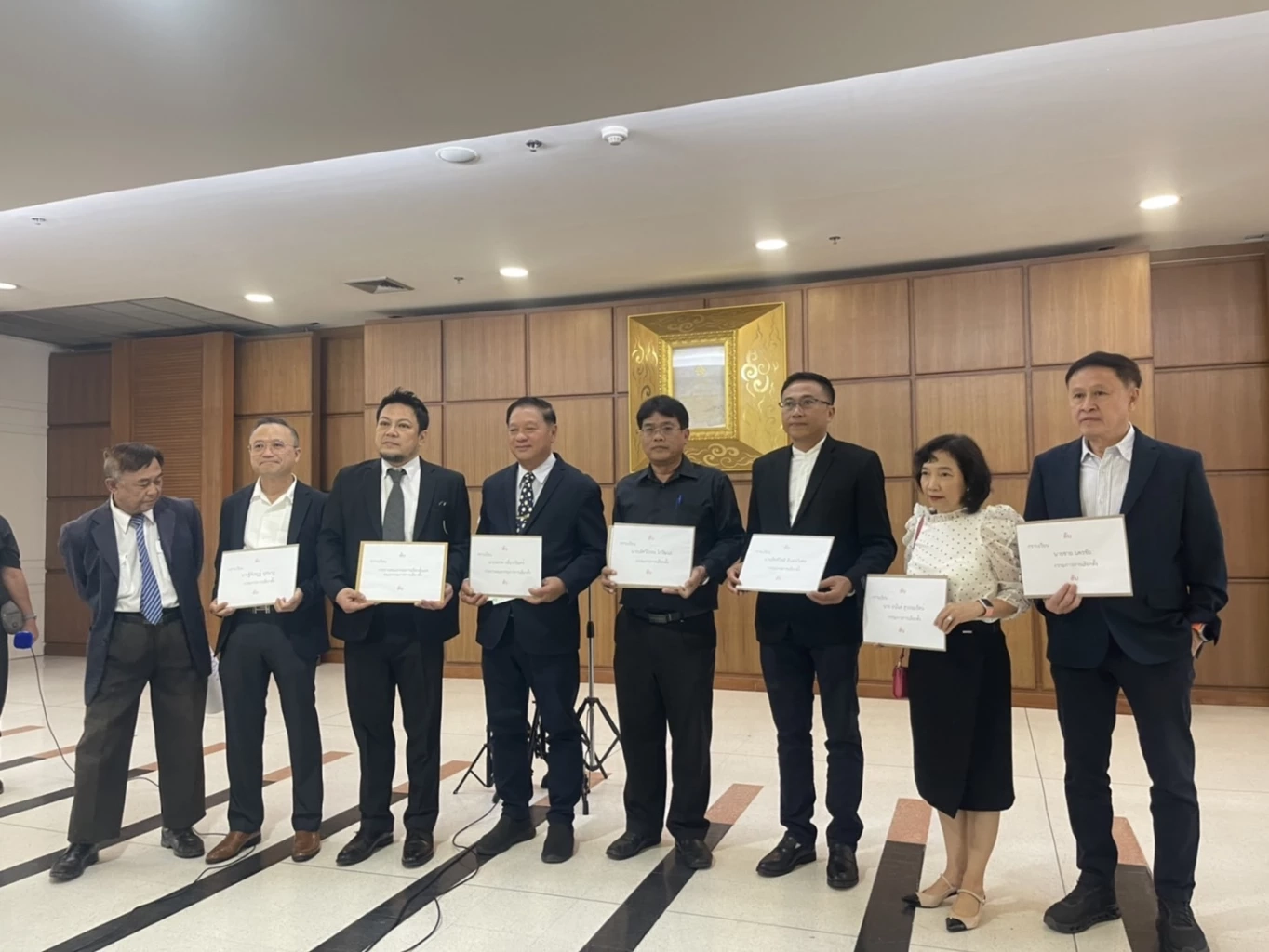 กลุ่ม สว.สำรอง ยื่น กกต.ค้านคำวินิจฉัย 229 คน ไม่ผิดคดีฮั้ว สว.