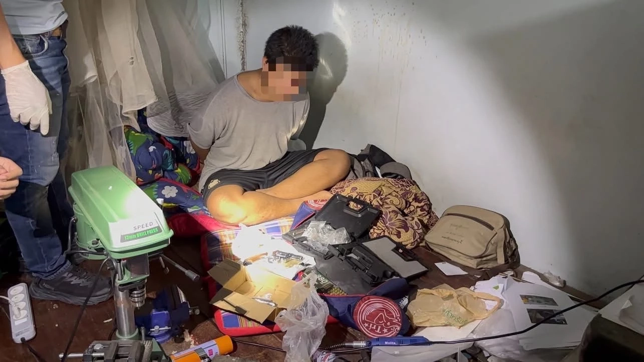 สืบนครบาล บุกรังวัยรุ่น 19 เมืองจันท์ ซุกลูกเกลี้ยง-ผลิตอาวุธเพียบ