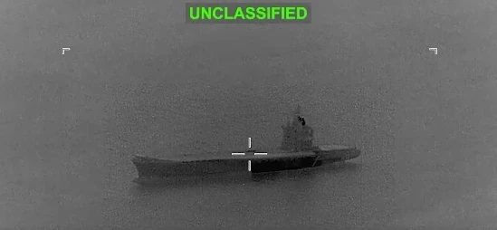 นาทีสหรัฐฯ โจมตีเรือบรรทุกโดรนขนาดใหญ่ของอิหร่านจมทะเล (คลิป)