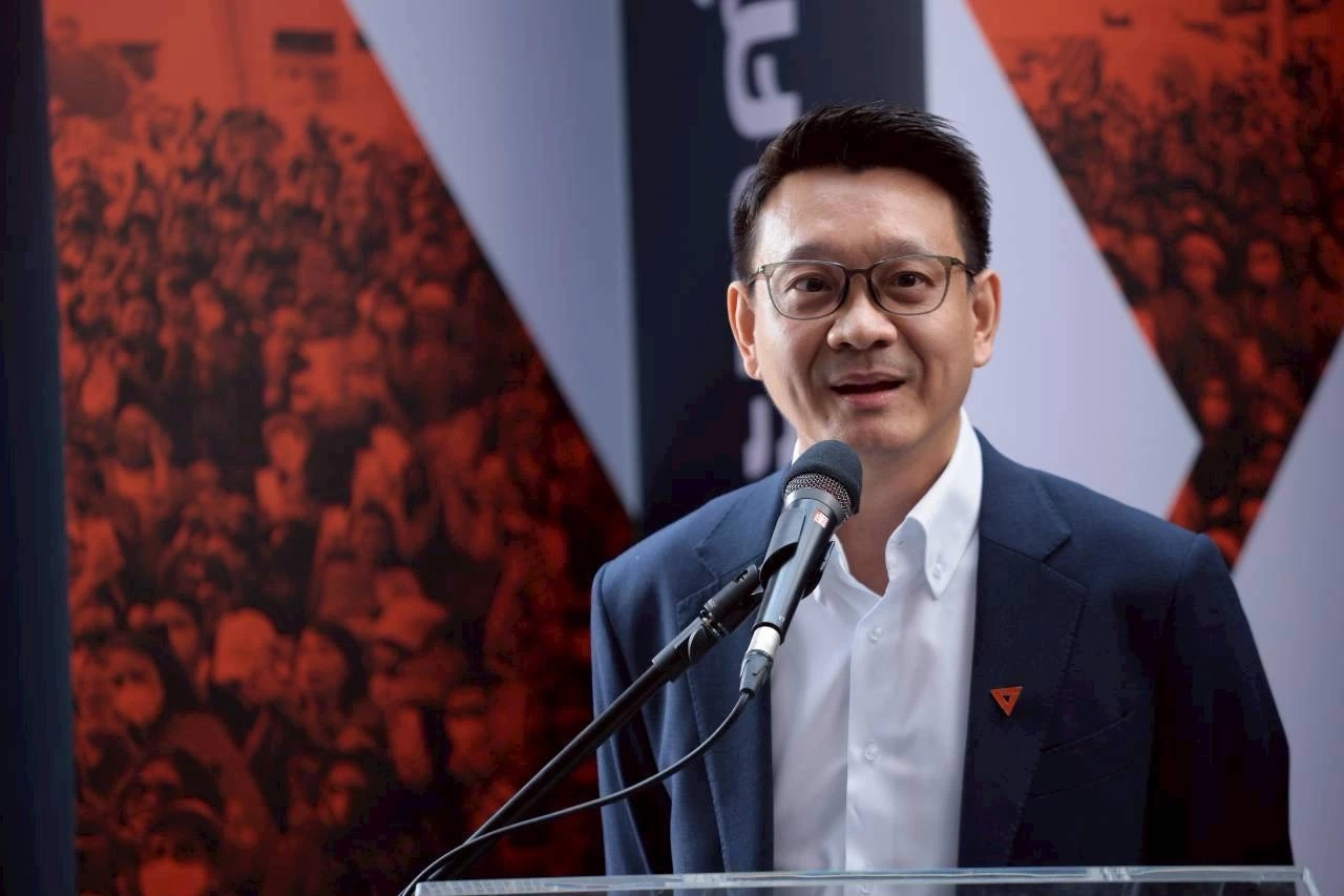 นายวีระยุทธ กาญจน์ชูฉัตร สส.บัญชีรายชื่อ รองหัวหน้าพรรคประชาชน 