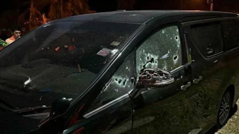 อุกอาจ! ดักยิงรถตู้ "กมลศักดิ์" สส.นราธิวาส คนขับ-คนติดตามเจ็บ 2