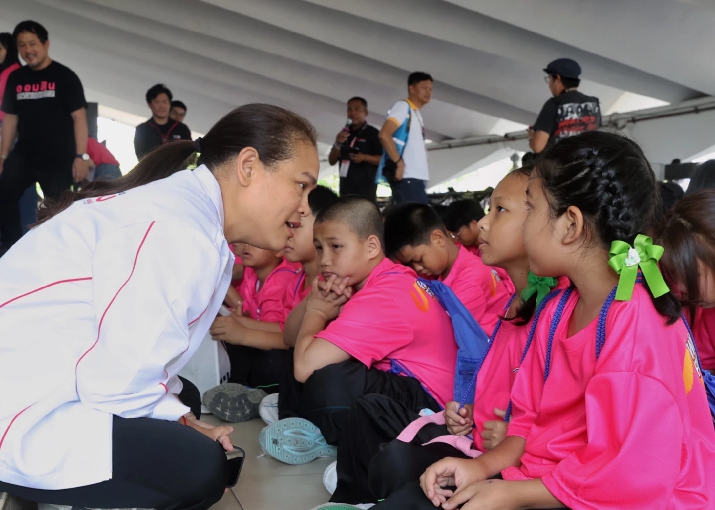 ออมสิน ขนทัพฮีโร่เหรียญทองโอลิมปิก ติวมวยพื้นฐานเยาวชน