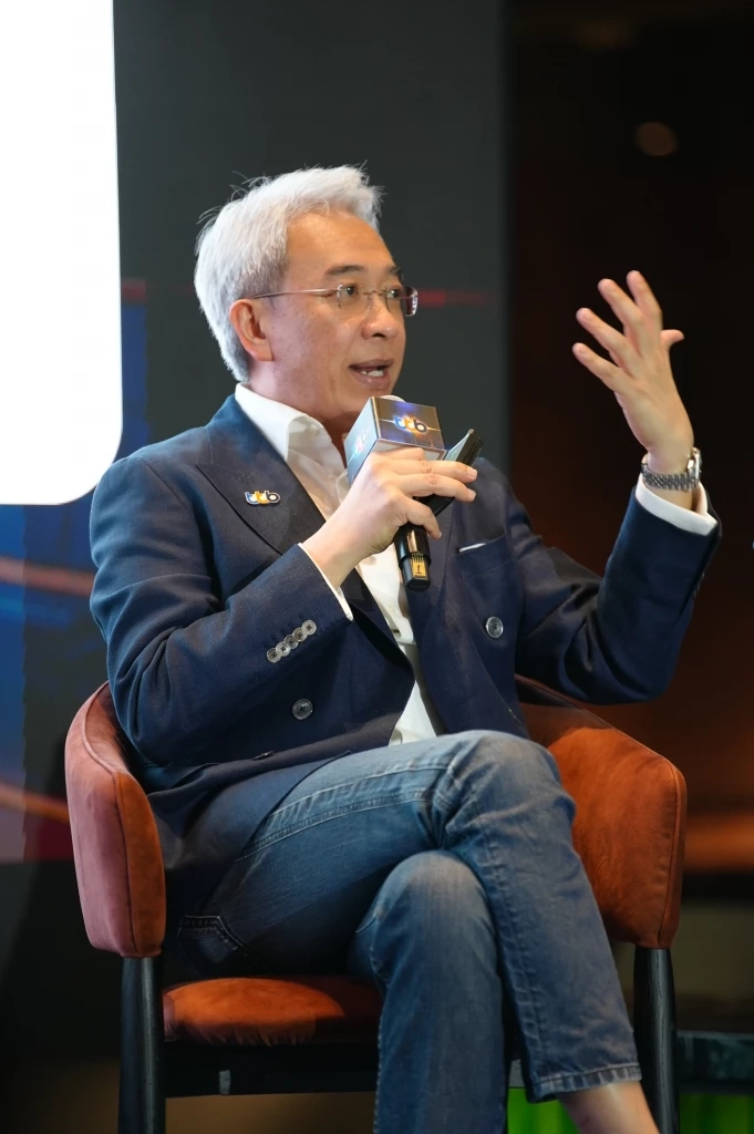 ฐากร ปิยะพันธ์ ผู้จัดการใหญ่ ทีทีบี