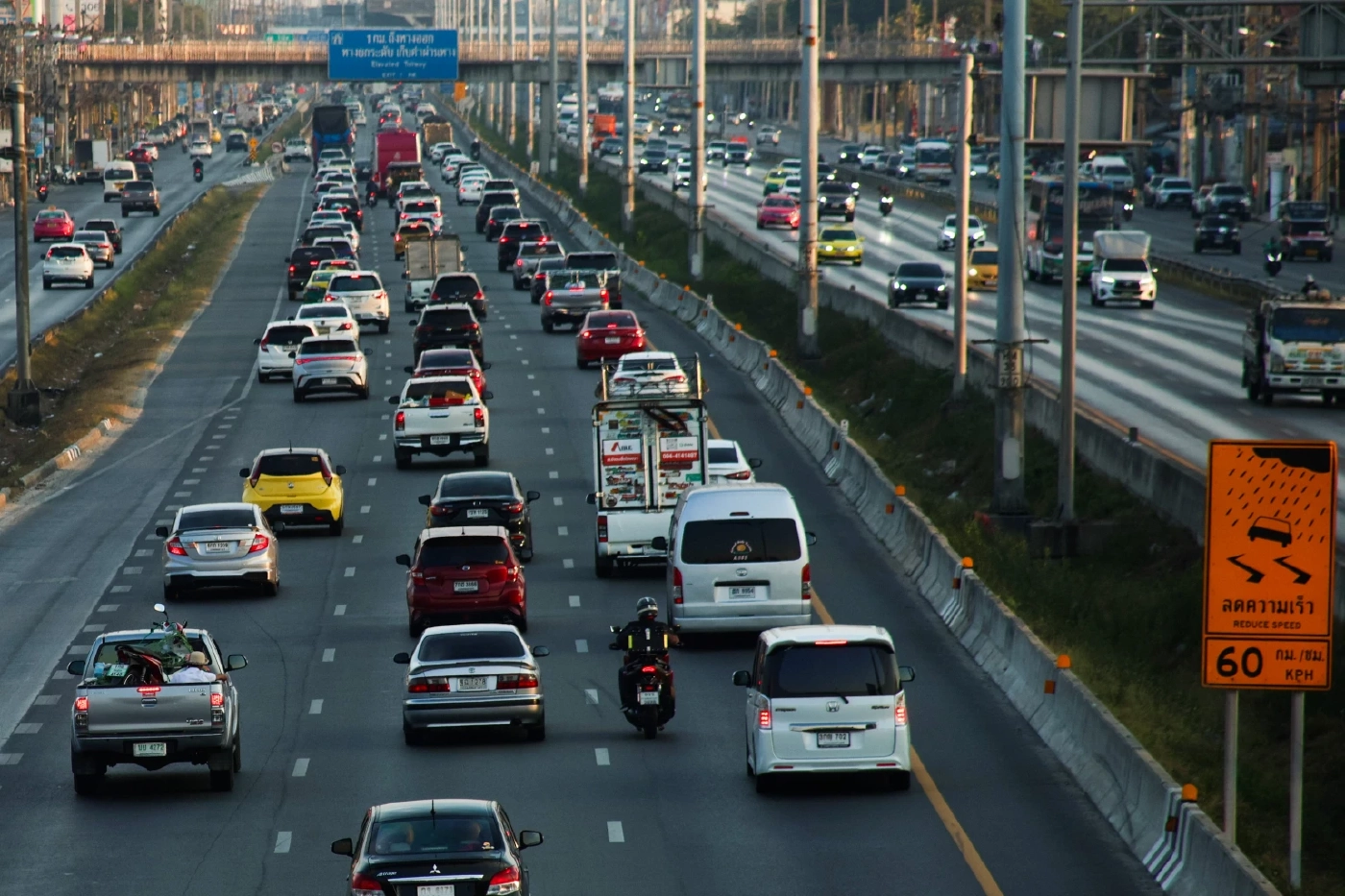 “เลขาฯ สภาพัฒน์” ยันมีน้ำมันเดินทางช่วงสงกรานต์ สั่งเร่งกระจายน้ำมัน