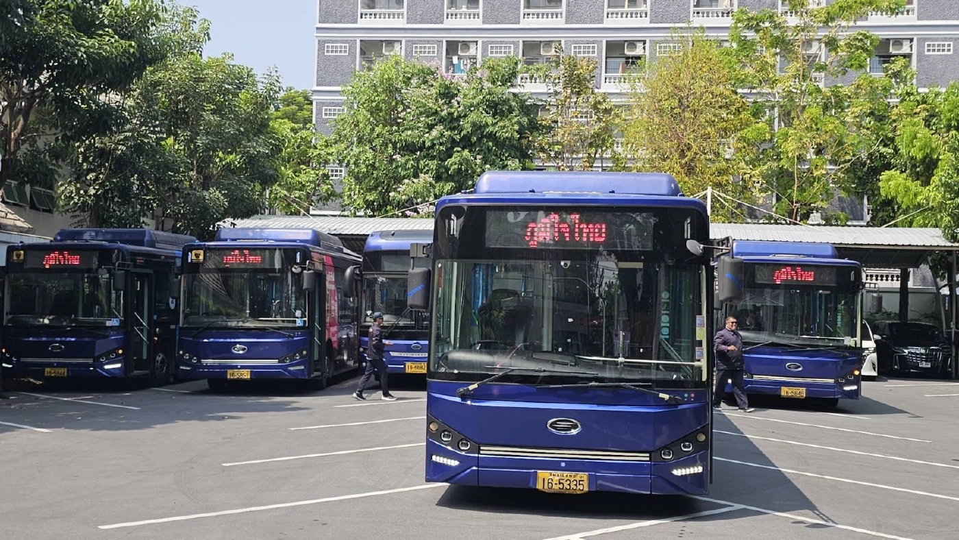 "สุชาติ" ปัด ตอบถูกทาบทาม นั่ง "รมต." ต่อ บอกร่วมงาน "อนุทิน" สนุก สภาฯ คึกคัก สส. ตบเท้าเข้ารายงานตัว