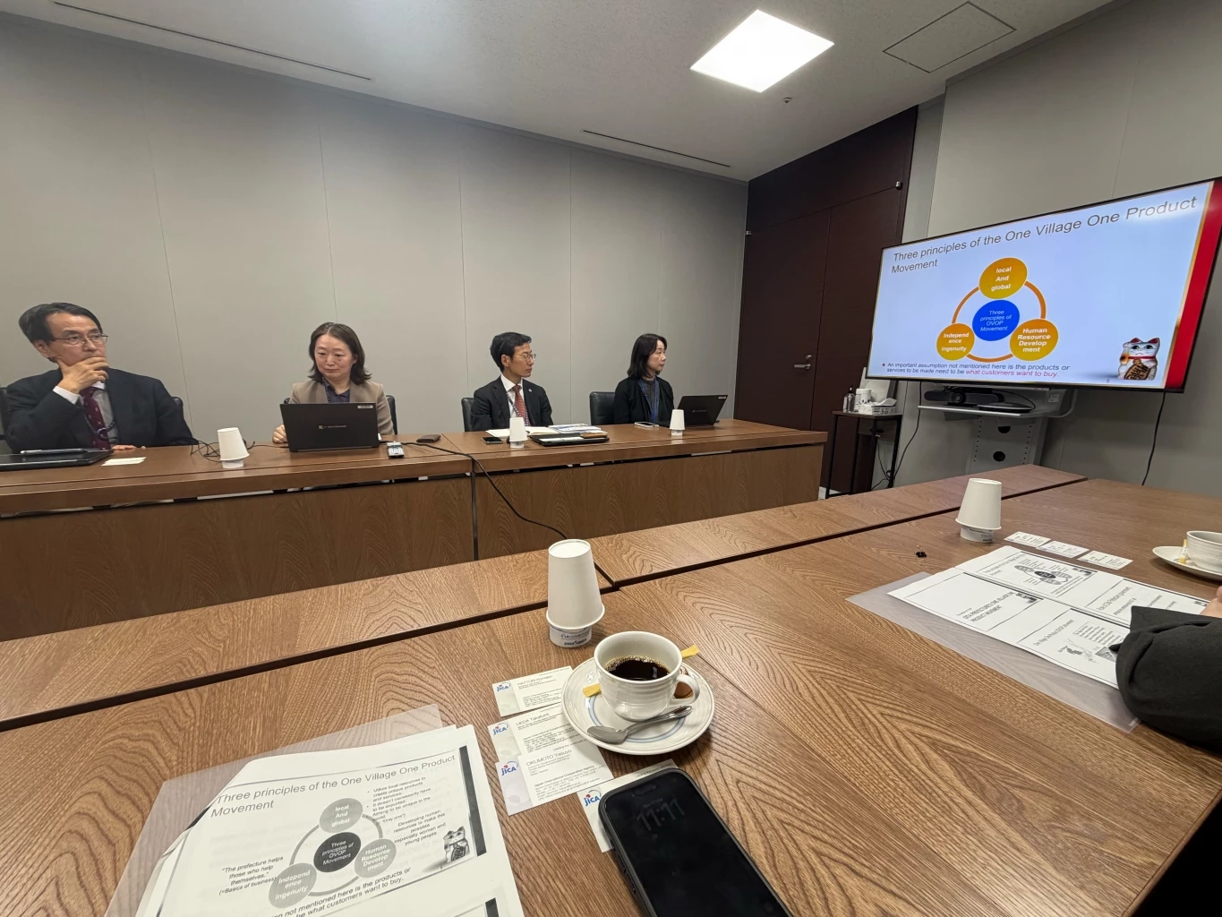 “ธีรรัตน์” เยือนญี่ปุ่นตามคำเชิญสถานทูต เพื่อดูงาน-ต่อยอดความสัมพันธ์