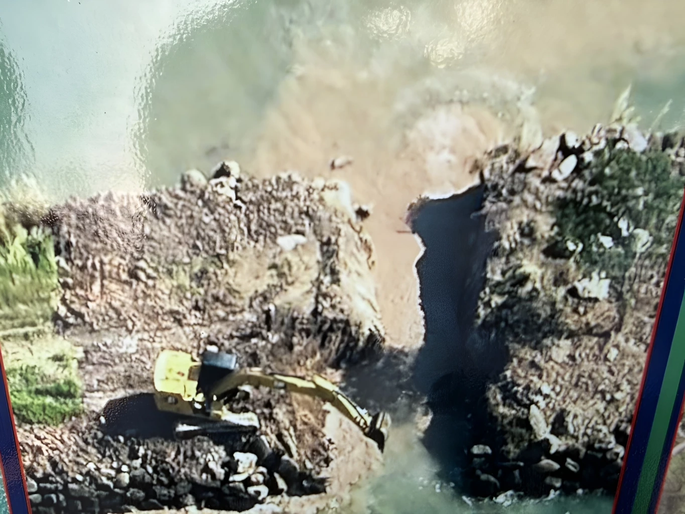 ทร. ลงพื้นที่ตราด จี้ "กัมพูชา" รื้อเขื่อนดักตะกอนเพิ่ม หลังพบทำไทยเสียดินแดนกว่า 3,000 ตร.ม.! รื้อแค่ 127 เมตร