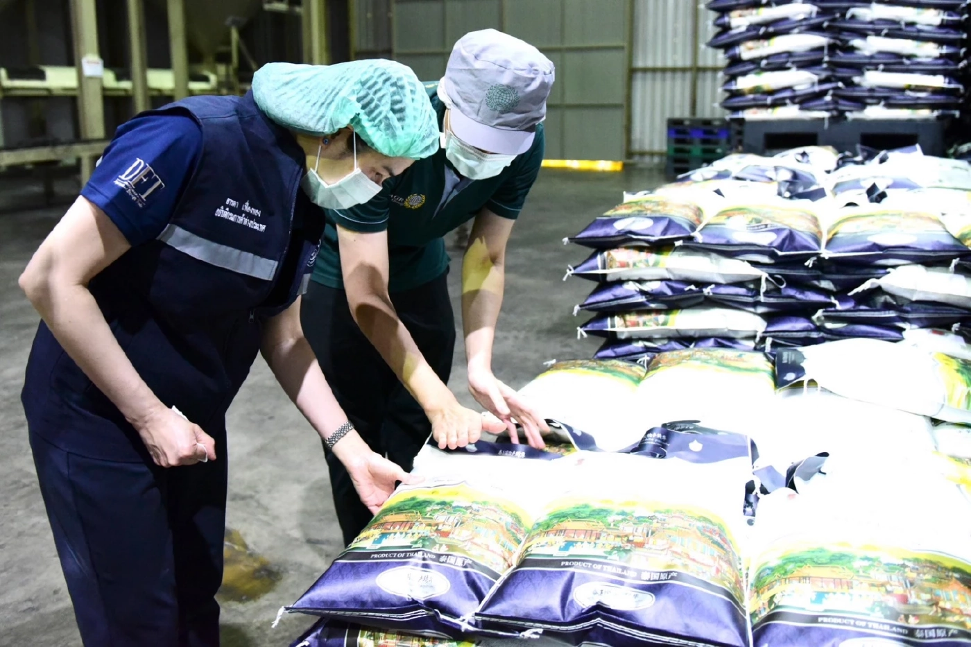 พาณิชย์ Kick Off ส่งข้าวไทยล็อตแรก 4 หมื่นตันให้จีน ภายใต้สัญญา G to G