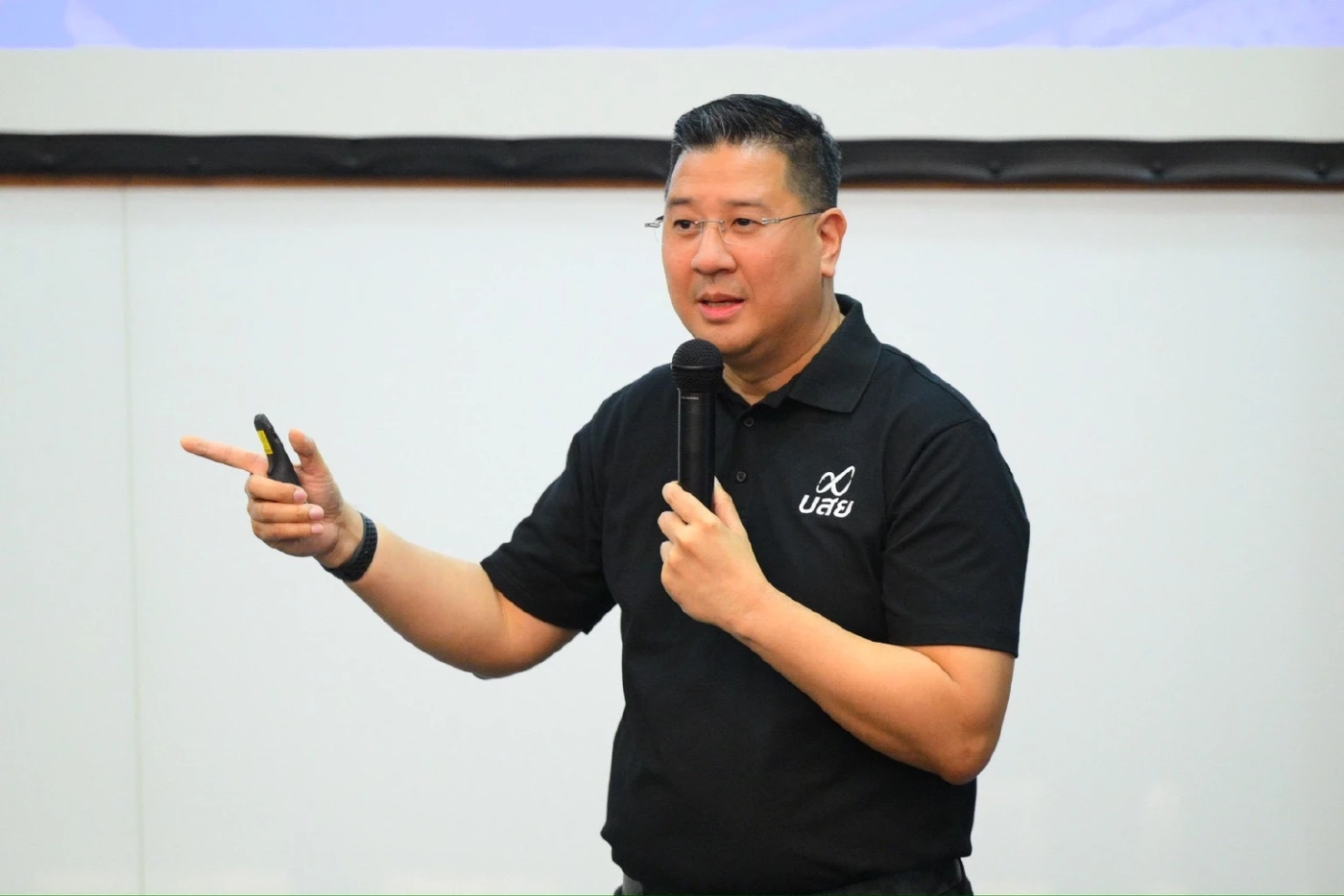 ดร.สิทธิกร ดิเรกสุนทร กรรมการและผู้จัดการทั่วไป บรรษัทประกันสินเชื่ออุตสาหกรรมขนาดย่อม