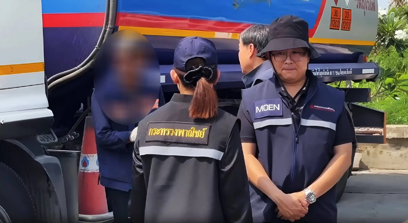 จับโป๊ะ! "คนขับรถน้ำมัน" โอด "ตกเป็นแพะ" ชี้ถูก "หั่นโควตา" หายวับ 2 ใน 3 ทำ "น้ำมันขาดปั๊ม" ไม่ใช่ส่งไม่ทัน